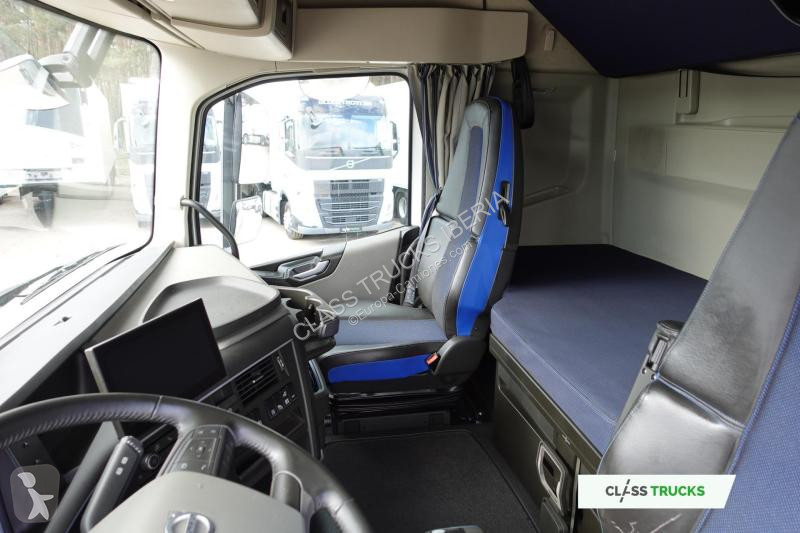 جرار Volvo 500 Globetrotter XL
