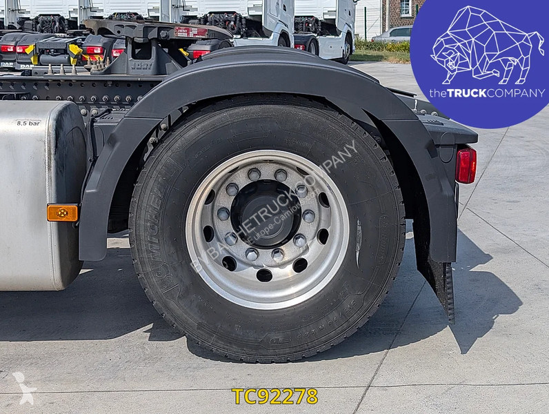 جرار Volvo 500