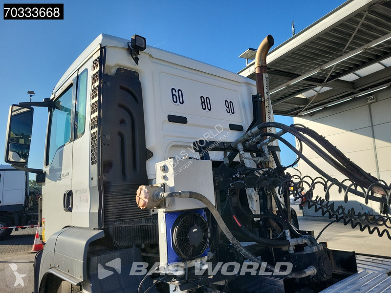 جرار MAN 33.500 6X4 M Hydraulik Concrete