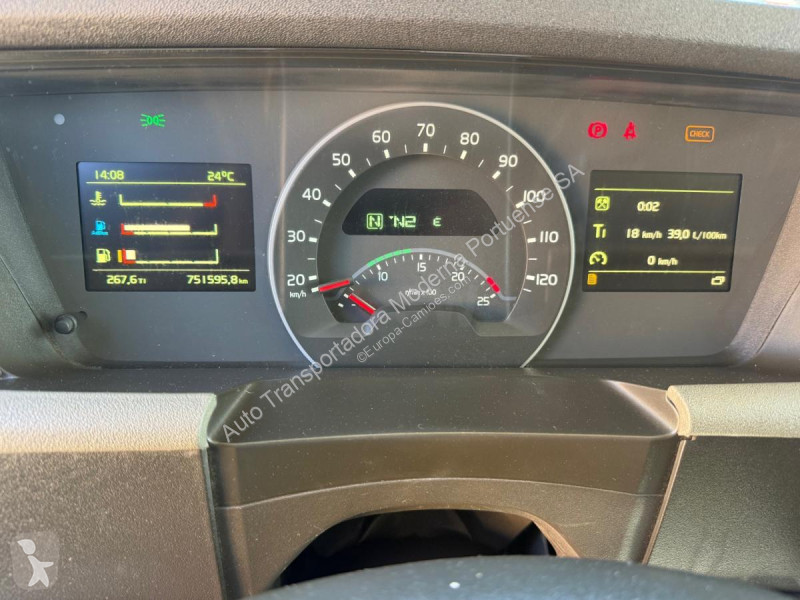 جرار Volvo 500