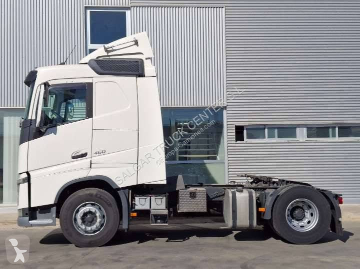 جرار Volvo