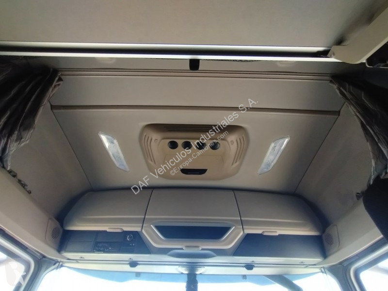 جرار DAF XG  FT 4X2
