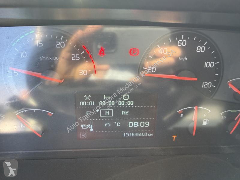 جرار Volvo 500
