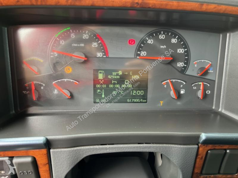 جرار Volvo 500