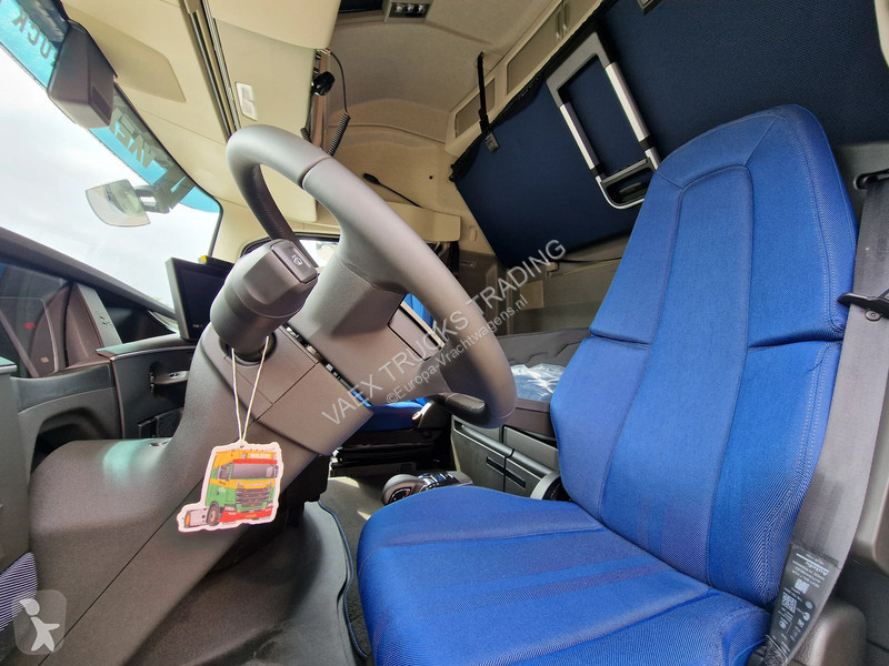 جرار Volvo 13540 Aero Globetrotter XL 4x2 - New...