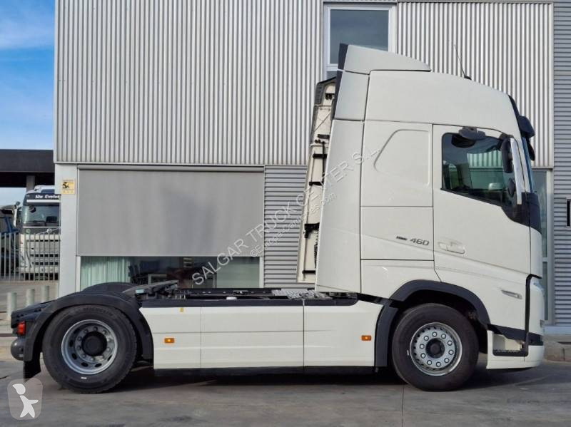 جرار Volvo