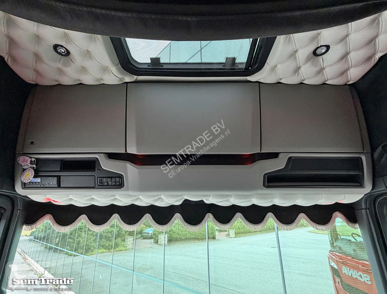 Tracteur Scania S520 V8 NGS EURO 6D KING FULL...