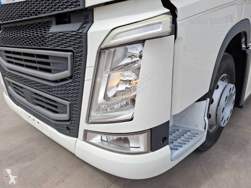 جرار Volvo