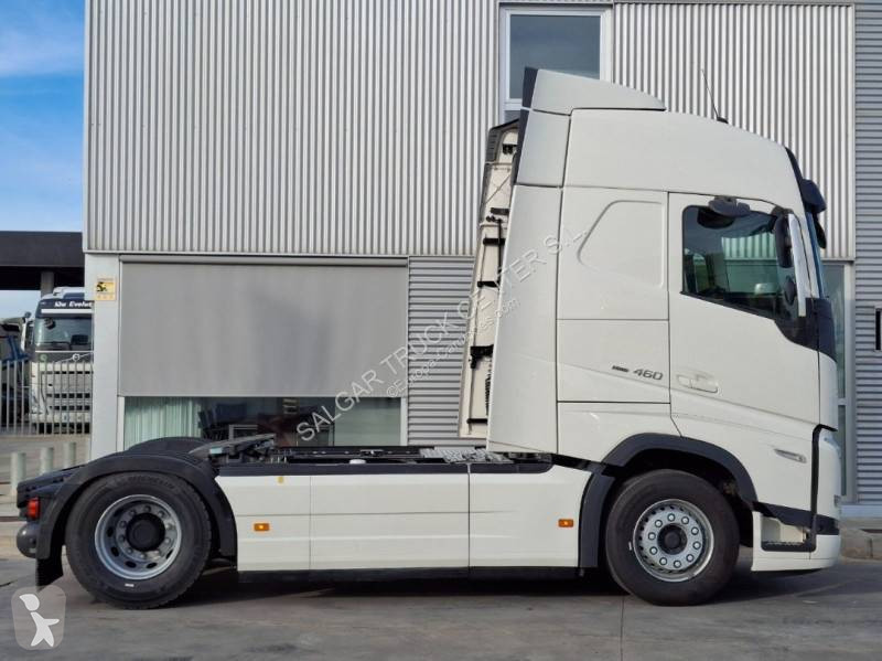 جرار Volvo