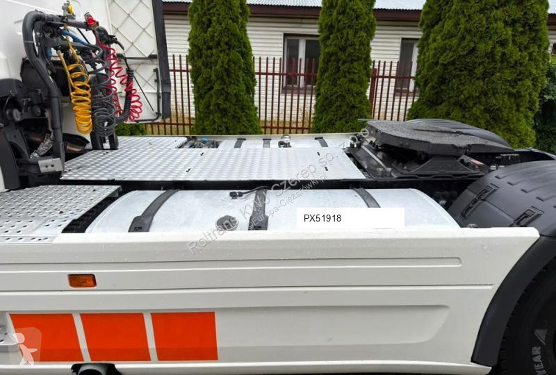 Cap tractor Scania R 400