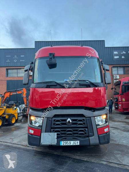 Cap tractor Renault