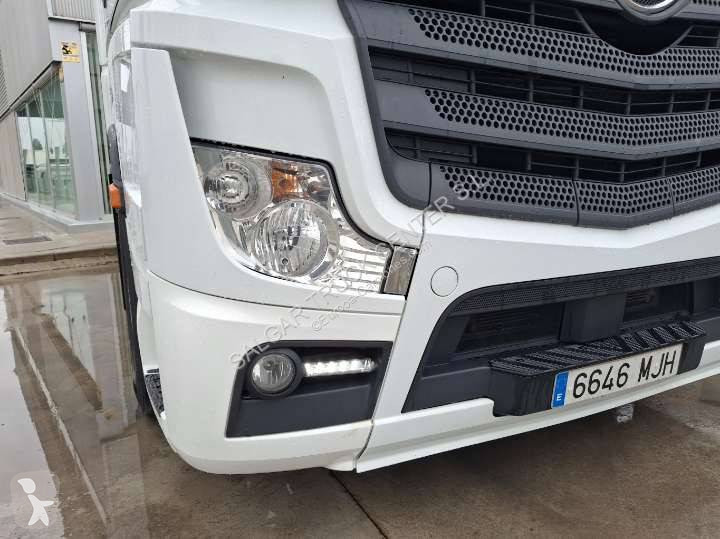 Cabeza tractora Mercedes