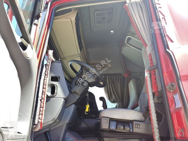 Tratores Scania - 560