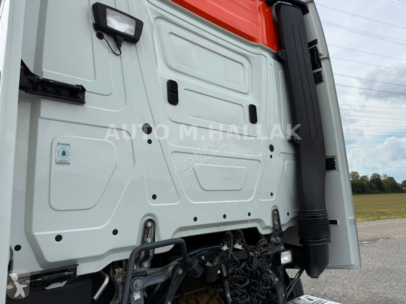Trekker Mercedes 1845 LSnRL BigSpace Low Liner...