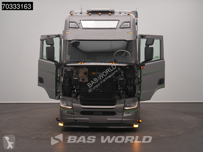 Trekker Scania 4X2 Retarder Full-Air 2x Tanks...