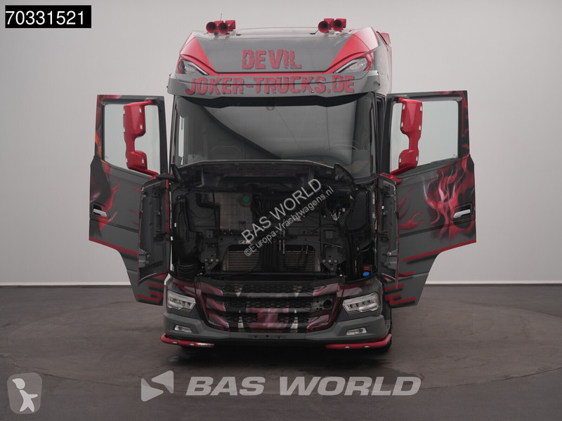 Cabeza tractora DAF + 530 + 4X2 Special!...