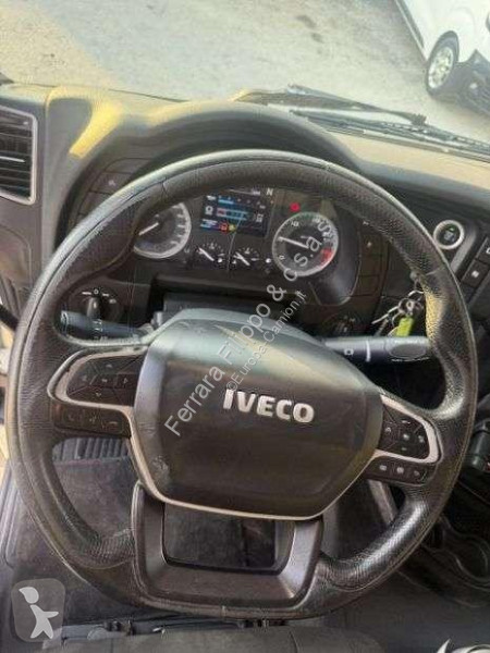 Nyergesvontató Iveco