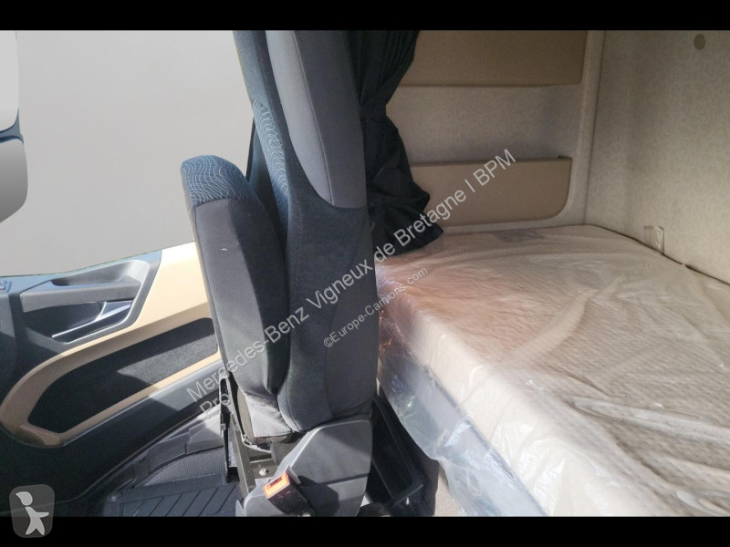 Cabeza tractora Mercedes II 1842 StreamSpace...