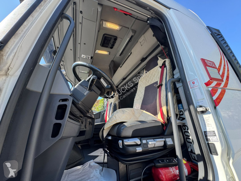 Cabeza tractora Renault   T440  Hi-Sleeper...