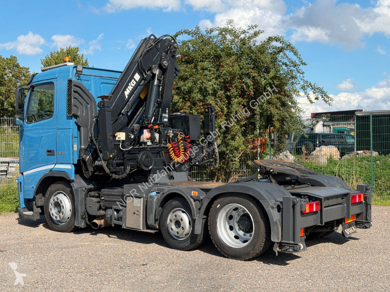 Cabeza tractora Volvo 420 6x2 mit Ladekran HLK...