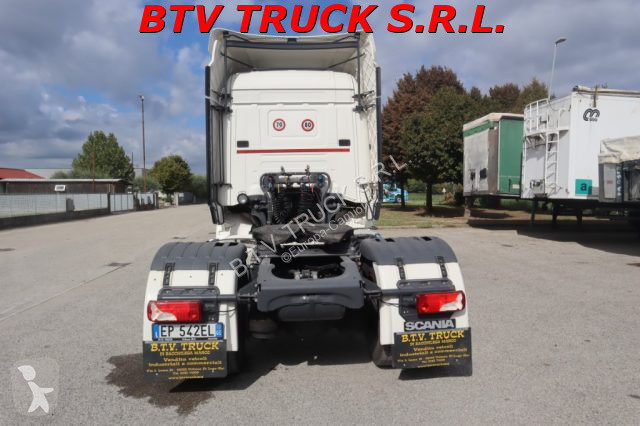 Nyergesvontató Scania DA