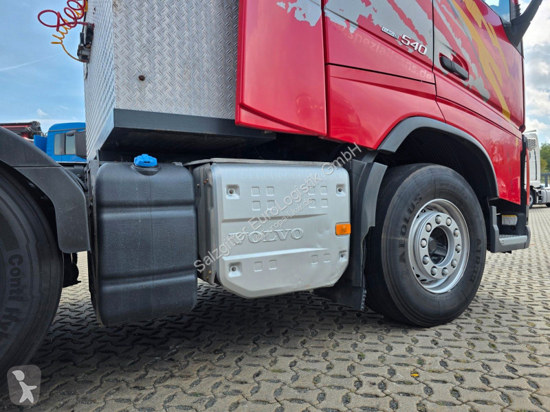 Nyergesvontató Volvo | Retarder / 8 x 4