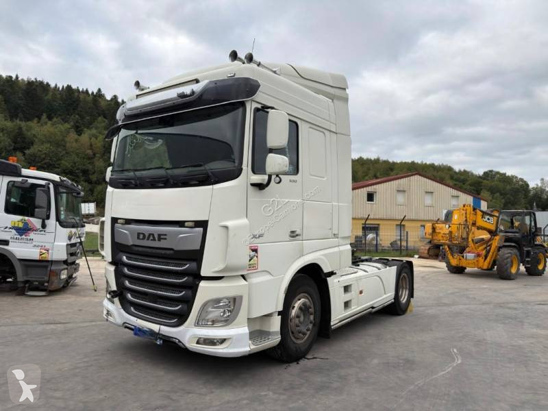 Nyergesvontató DAF 530