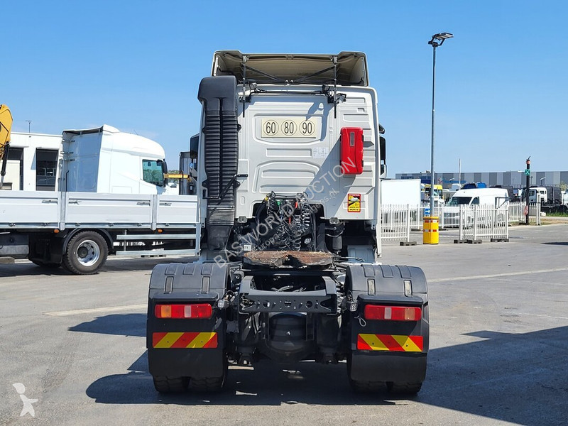 Tracteur Volvo 500