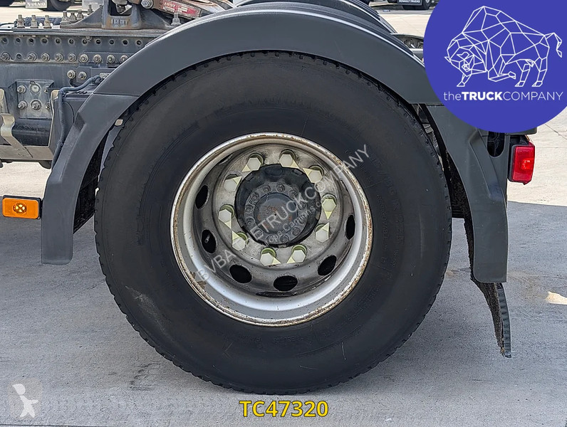 Cap tractor Renault T 440