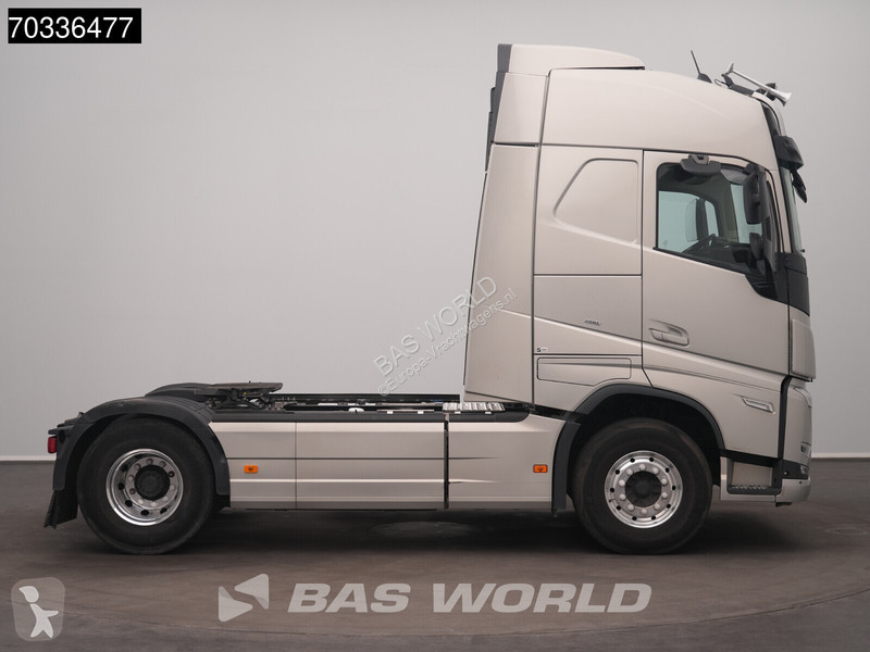 Cap tractor Volvo 500  4X2 ADR 2x Tanks...