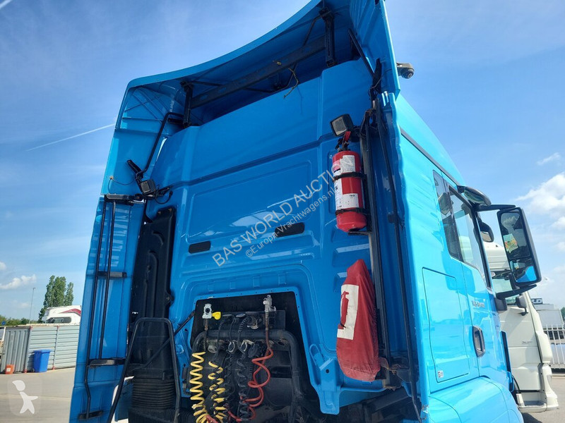 Cap tractor MAN 18.400