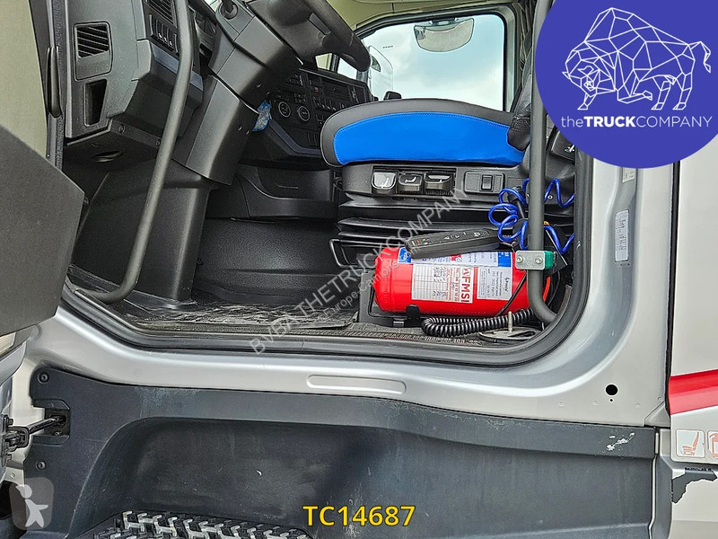 Traktor Volvo 500