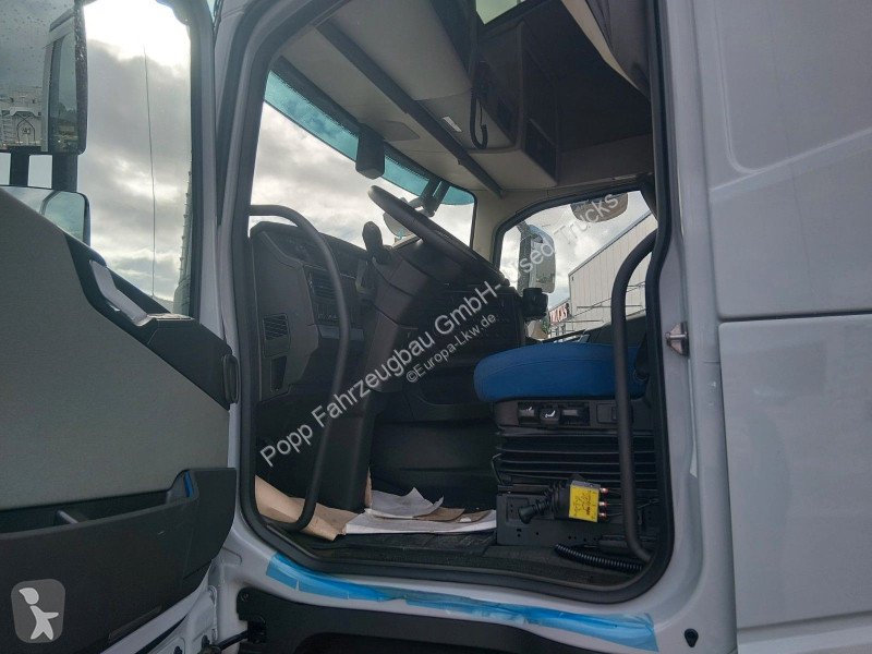 Ciągnik siodłowy Volvo 500 Globetrotter...