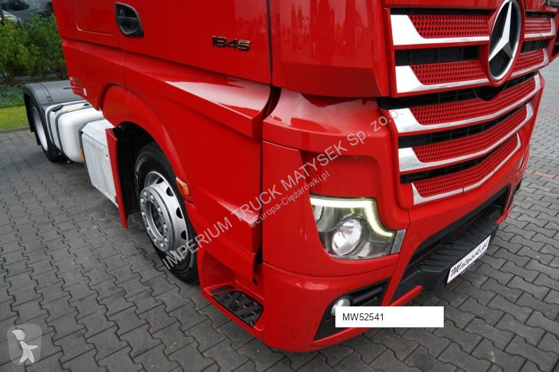 Тягач Mercedes ACTROS 1845