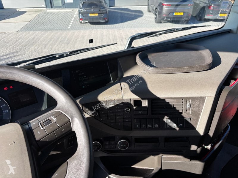 Traktor Volvo 13420 Globetrotter / 331.938 km!