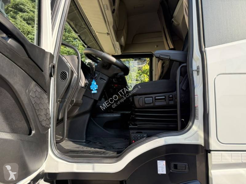 جرار Iveco 530