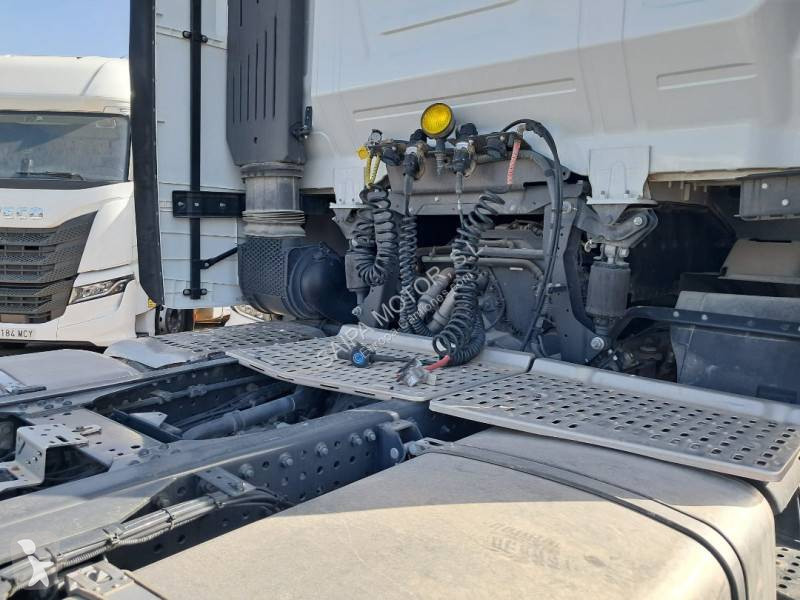 Traktor Iveco 490