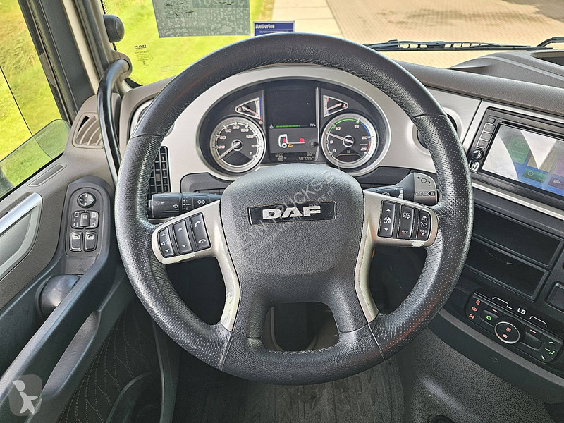 جرار DAF 530