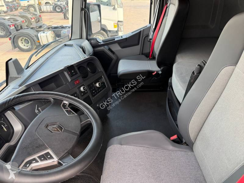 جرار Renault 480