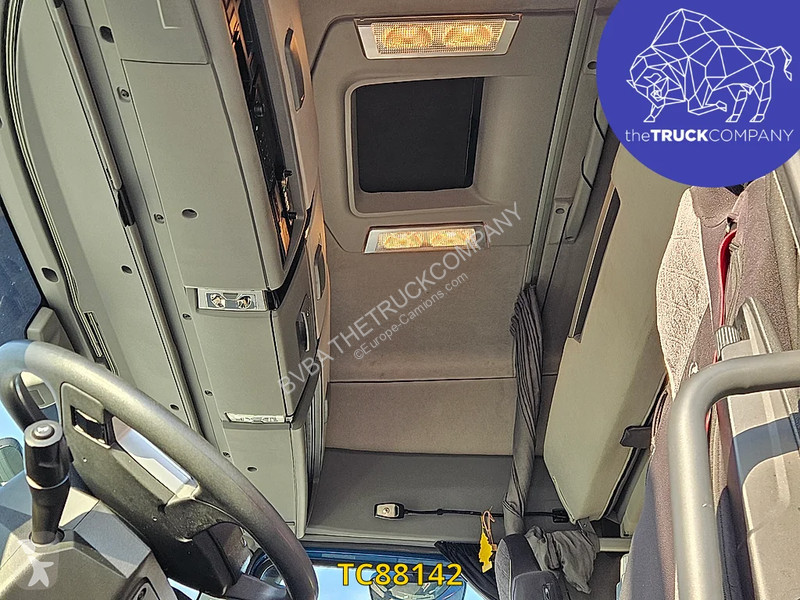 Renault T 520 tractor unit