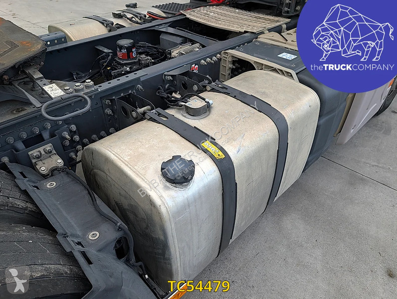 Renault T 460 tractor unit