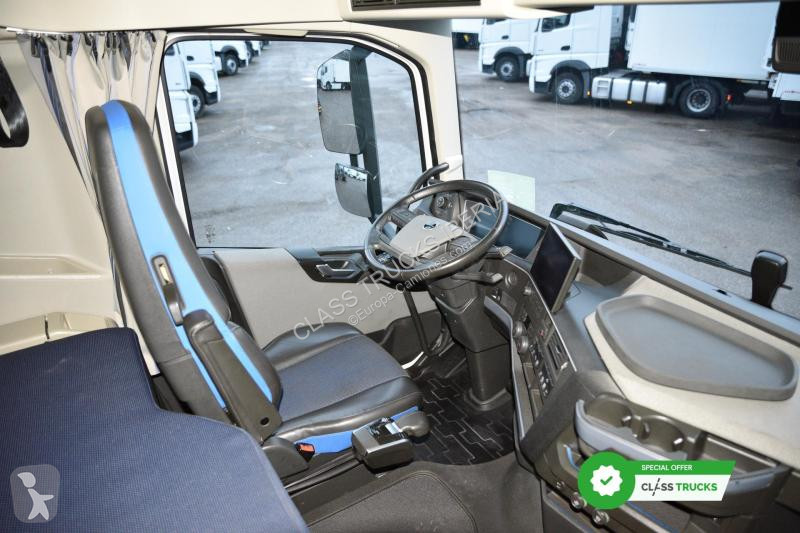 Volvo 500 Globetrotter XL tractor unit