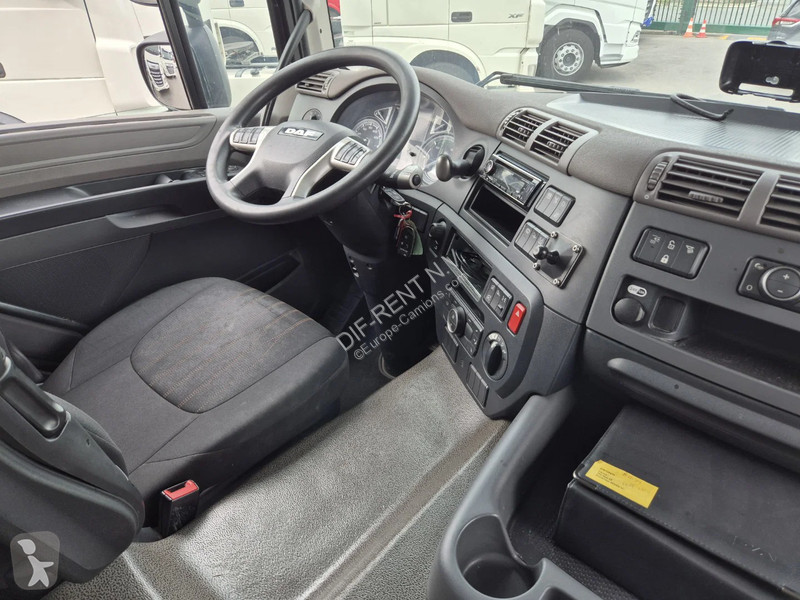 DAF 480 FT SPACE CAB LOW DECK tractor unit