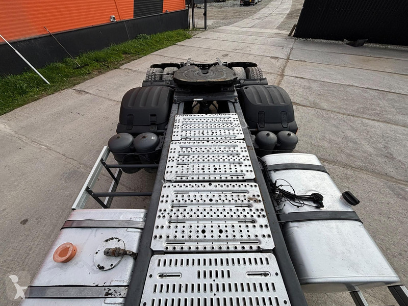Tahač DAF 530 6x4 HYDRAULICS