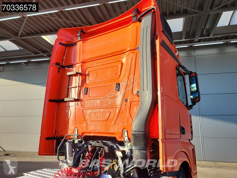 Traktor Mercedes 1851 4X2 BigSpace Mega APK...