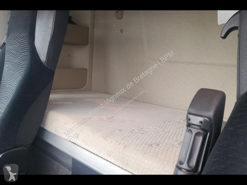 Mercedes II 1842 StreamSpace 2.3m 6 tractor unit