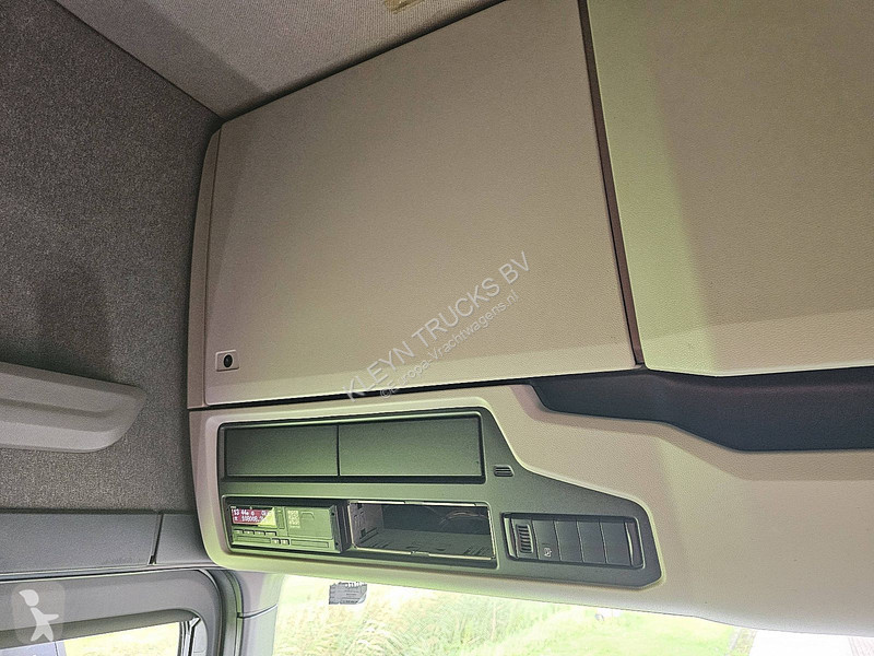 Scania 410 tractor unit