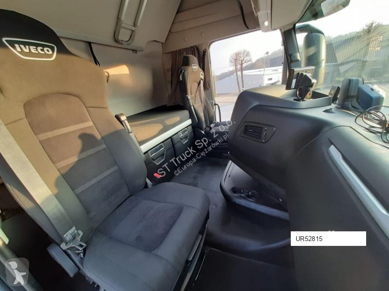 Iveco 460 LNG tractor unit