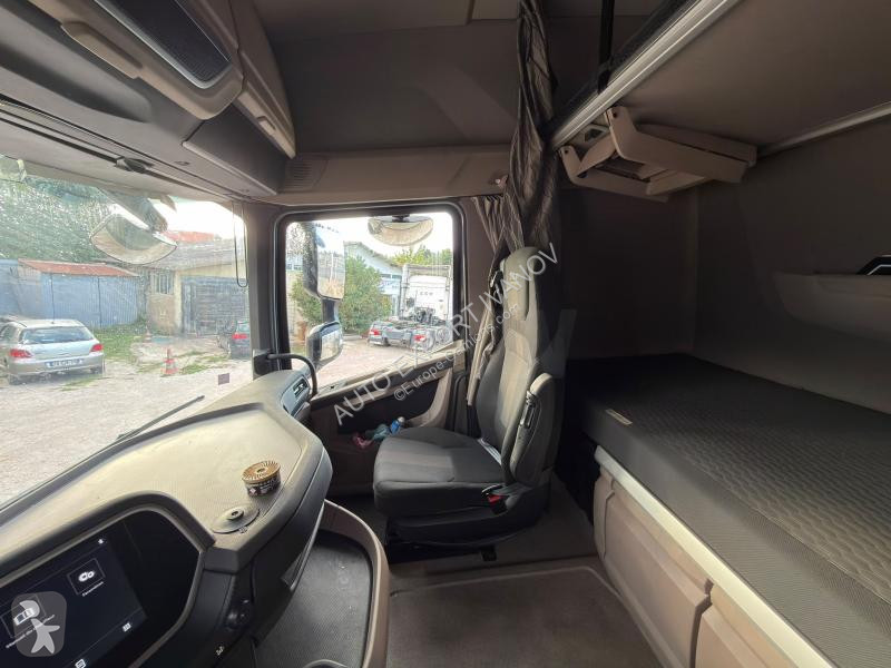 DAF 530 tractor unit