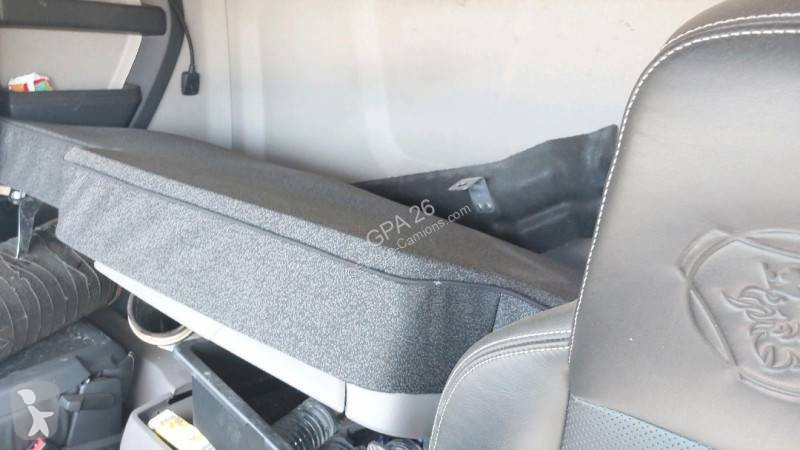 Scania 460 tractor unit